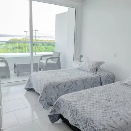1m9-15 Beachfront With Pool * Cartagena