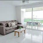 1M9-15 Beachfront Apartment With Pool