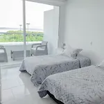1M9-15 Beachfront Apartment With Pool